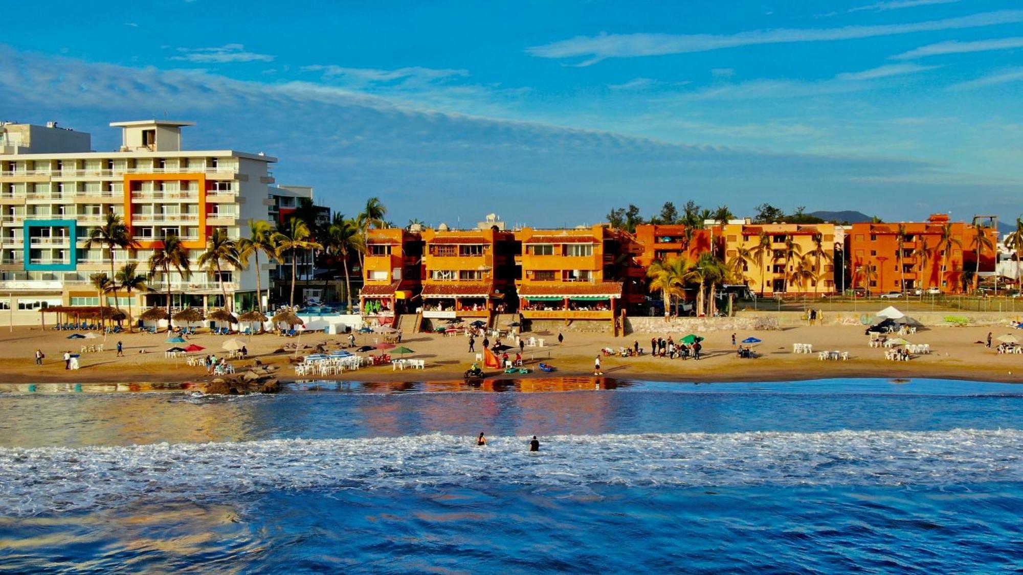 Playa Suites Mazatlán Exteriör bild